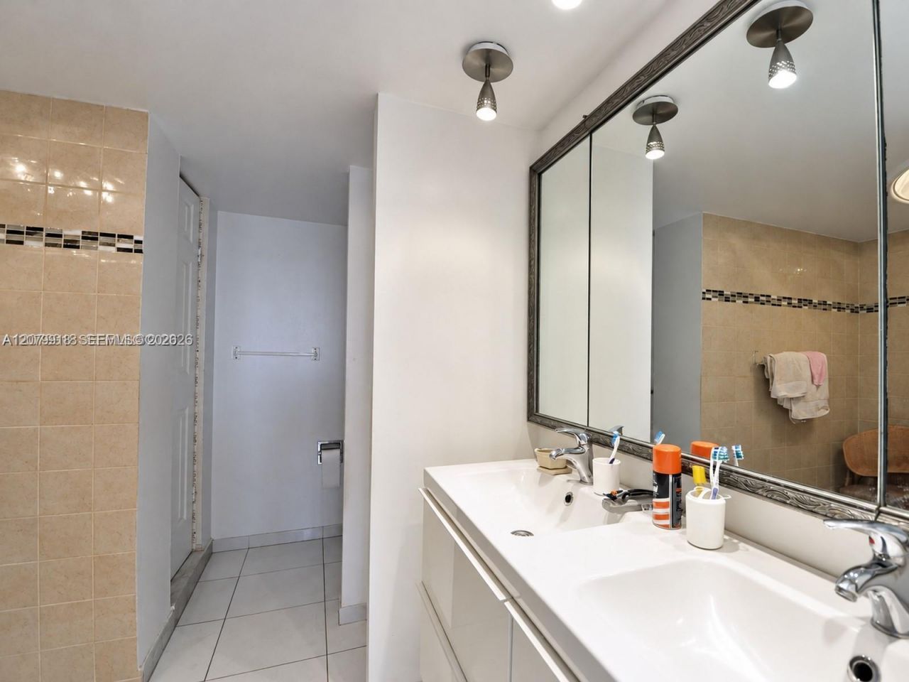 1865 S Ocean Dr, Unit 9I, Hallandale Beach, FL 33009 Photo