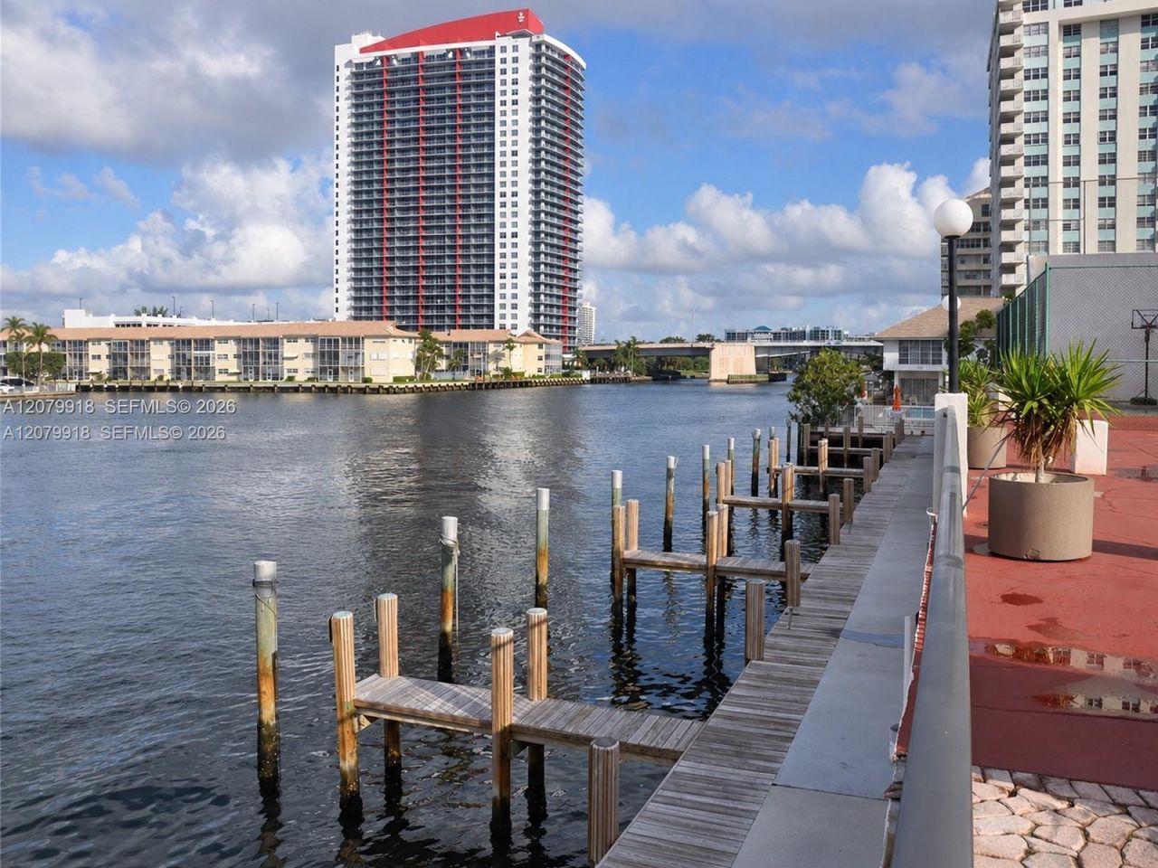 1865 S Ocean Dr, Unit 9I, Hallandale Beach, FL 33009 Photo