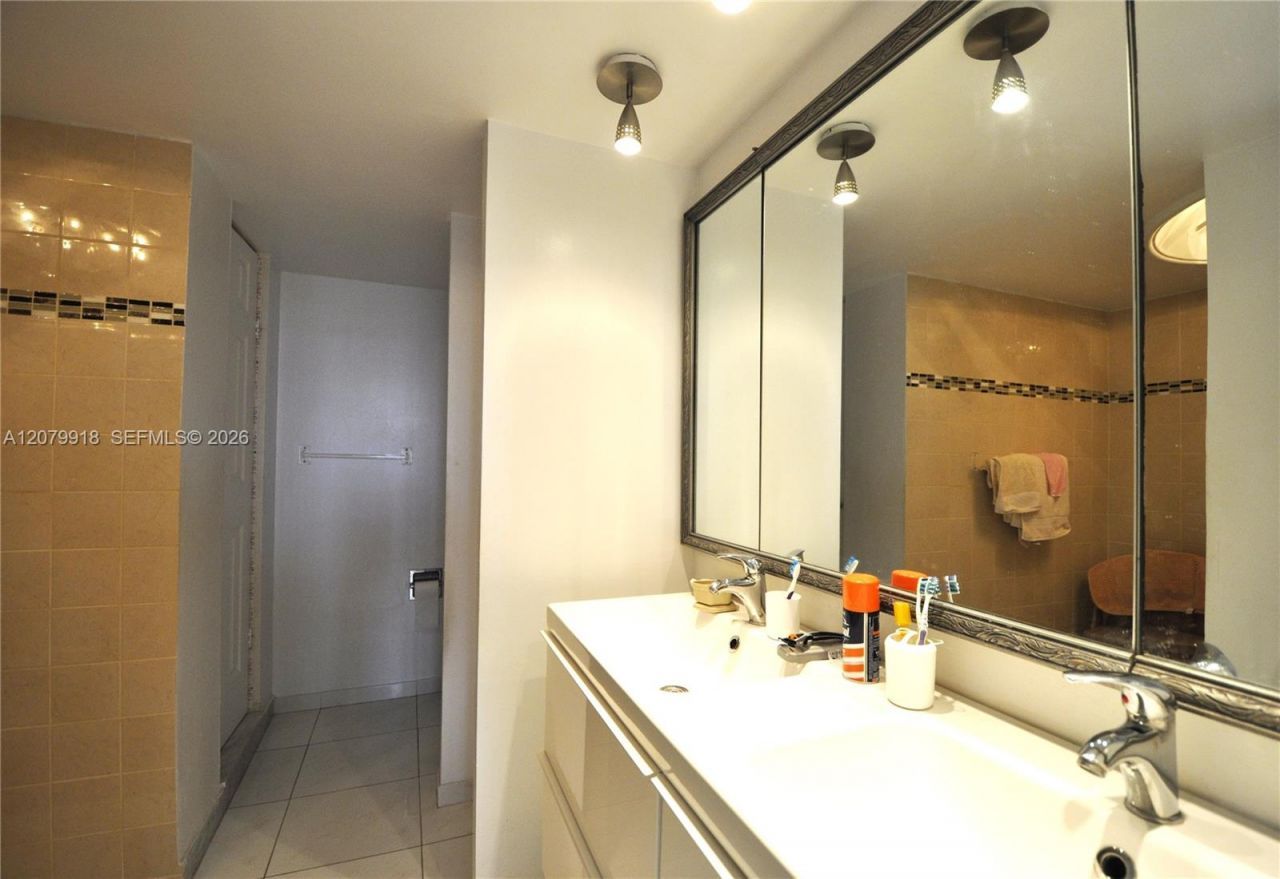 1865 S Ocean Dr , Unit 9I, Hallandale Beach, FL 33009 Photo