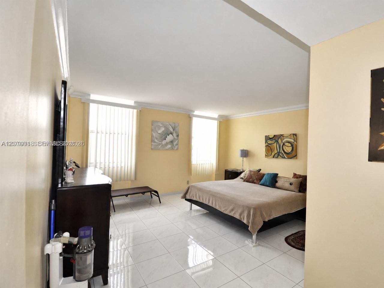 1865 S Ocean Dr, Unit 9I, Hallandale Beach, FL 33009 Photo