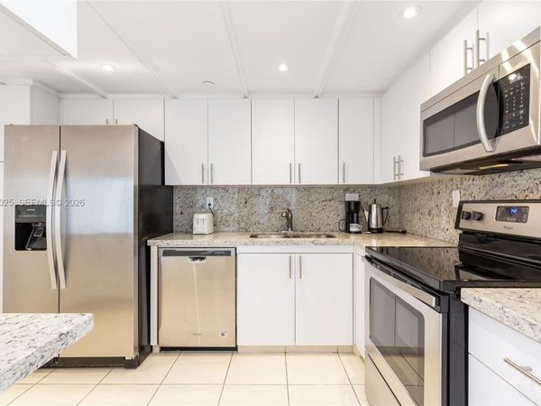 2000 Towerside Ter, Unit 1103, Miami, FL 33138