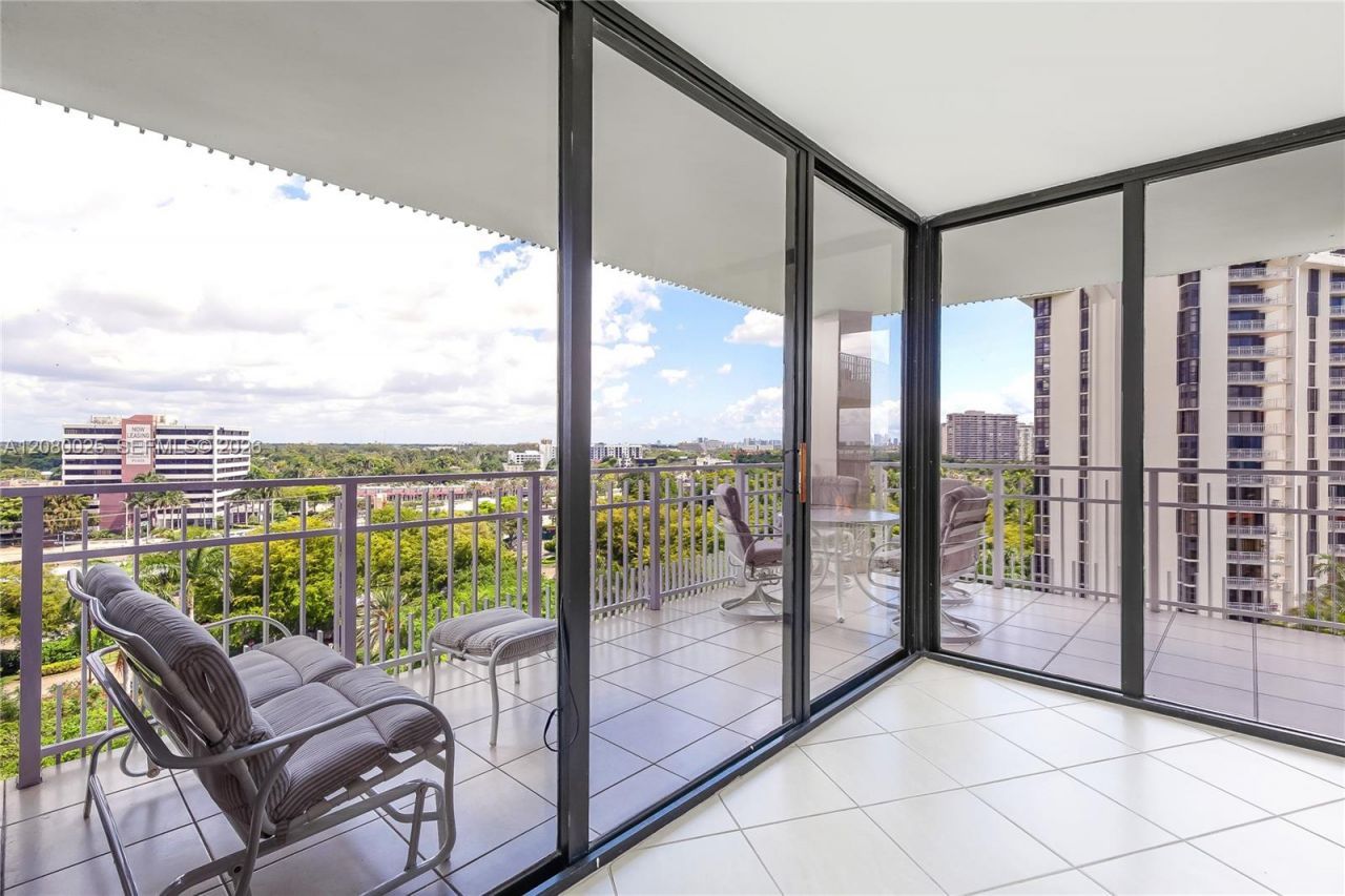 2000 Towerside Ter, Unit 1103, Miami, FL 33138 Photo