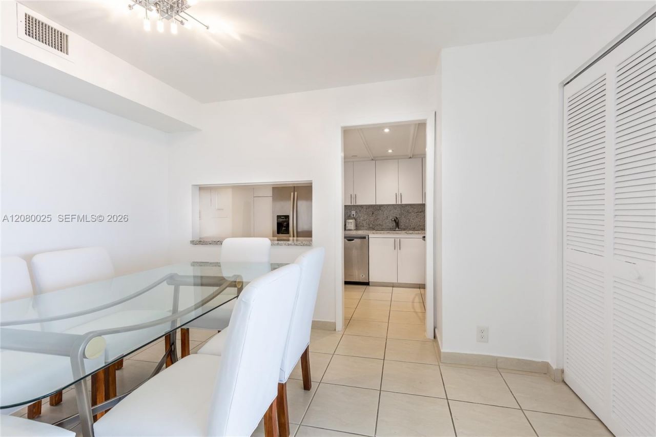 2000 Towerside Ter, Unit 1103, Miami, FL 33138 Photo