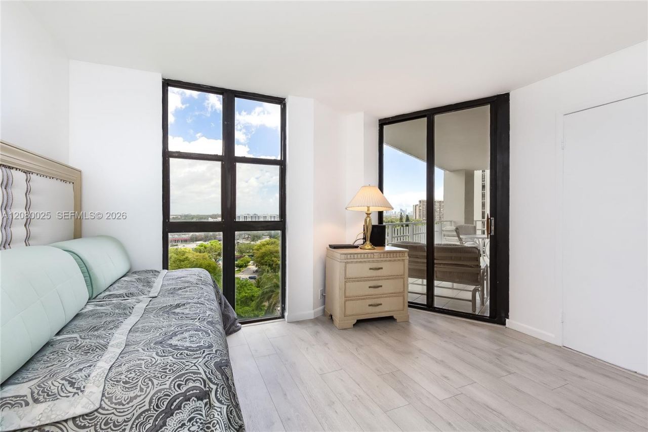 2000 Towerside Ter, Unit 1103, Miami, FL 33138 Photo