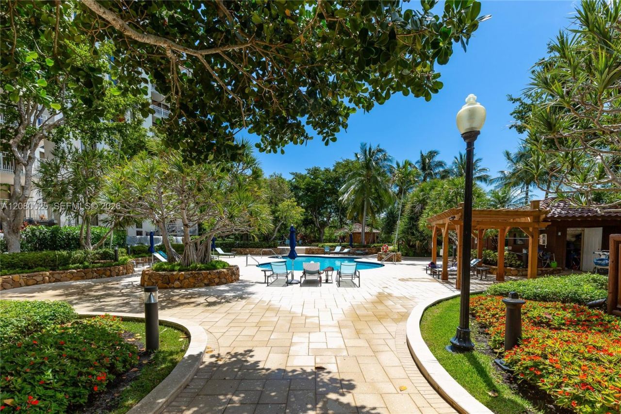 2000 Towerside Ter, Unit 1103, Miami, FL 33138 Photo