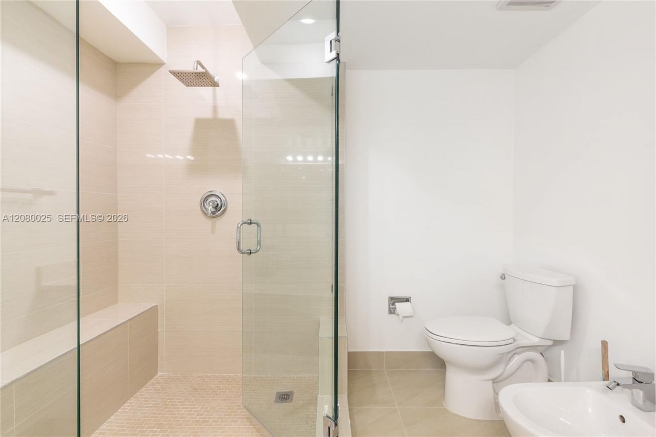 2000 Towerside Ter, Unit 1103, Miami, FL 33138 Photo