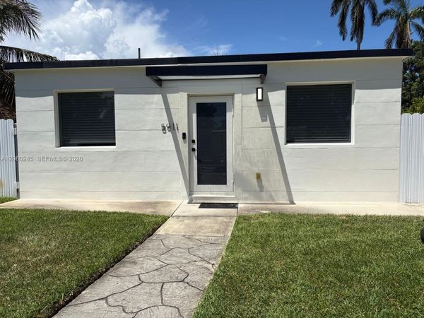 5911 SW 62nd Ter , South Miami, FL 33143