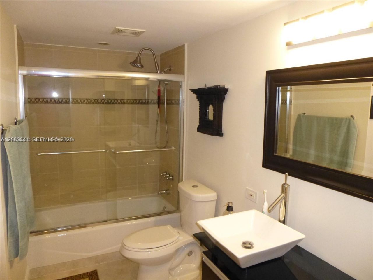 3101 N Country Club Dr , Unit 107, Aventura, FL 33180 Photo