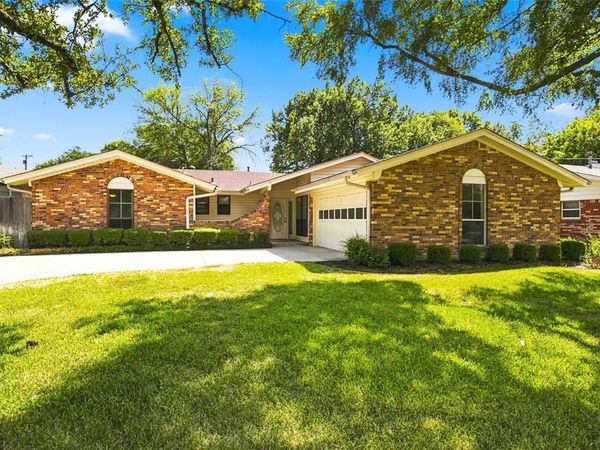 820 E Windsor Drive , Denton, TX 76209