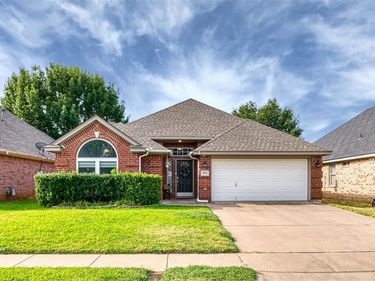 9094 Saranac Trail, Fort Worth, TX 76118