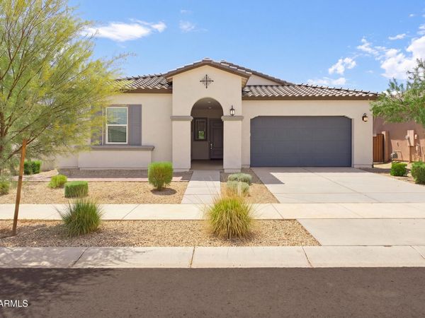 15039 W DESERT HOLLOW Drive, Surprise, AZ 85387