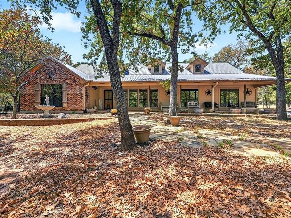 103 Quail Hollow , Sunset, TX 76270
