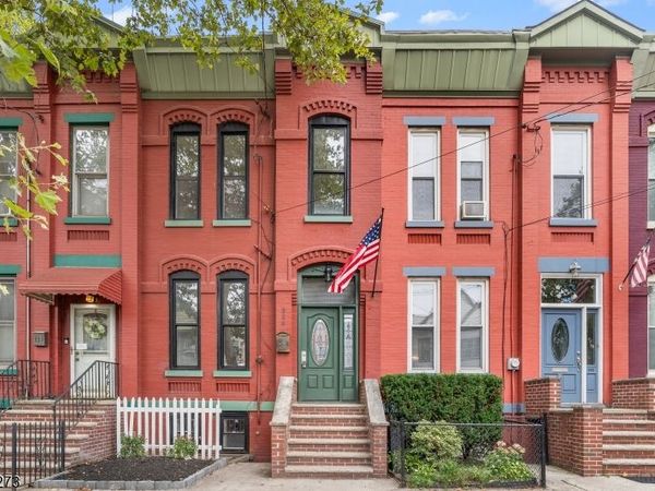 224 Ege Ave, Jersey, NJ 07304
