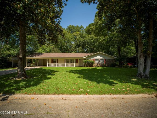 2704 Maple Drive, Starkville, MS 39759