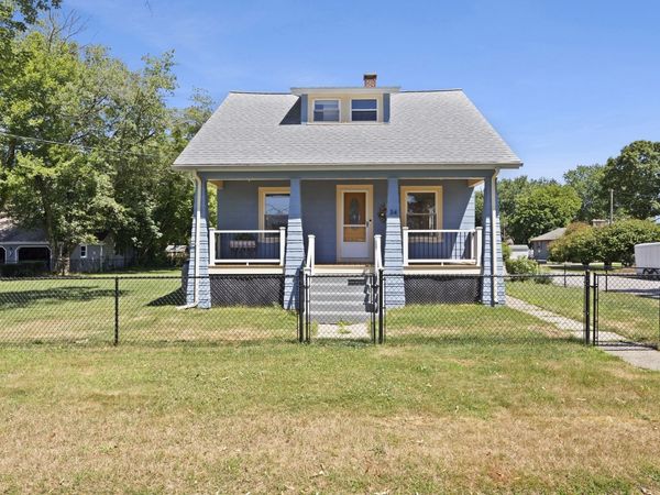 34 Ricard St, Seekonk, MA 02771