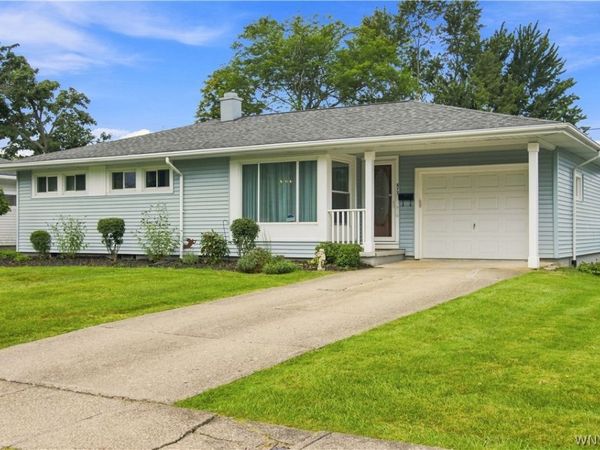 872 Woodstock Avenue , Tonawanda, NY 14150
