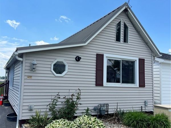 2331 Edgemere Drive , Rochester, NY 14612
