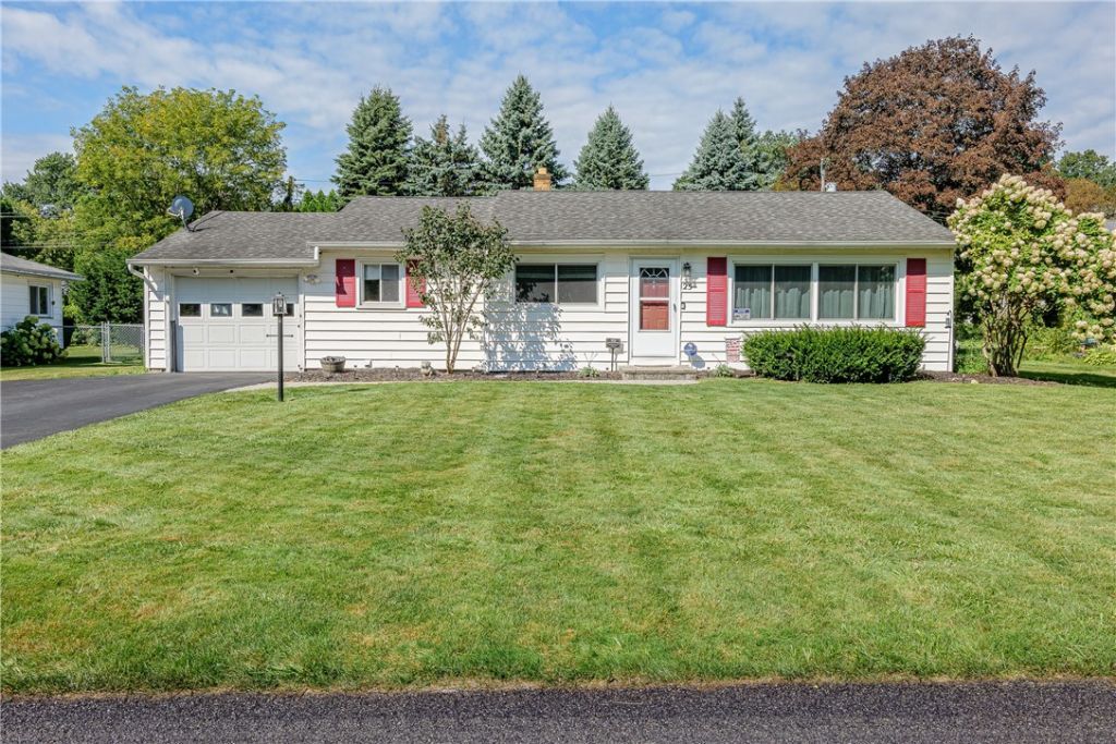 25 Dorington Road, Rochester, NY 14609 Main Photo
