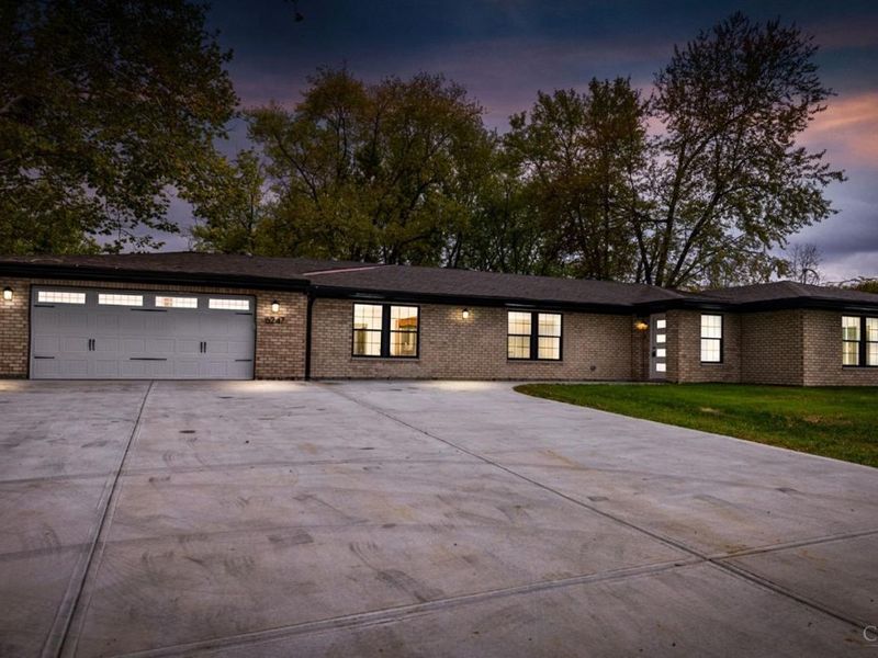 6247 Celeste Drive, Franklin Township, OH 45005 Photo 1