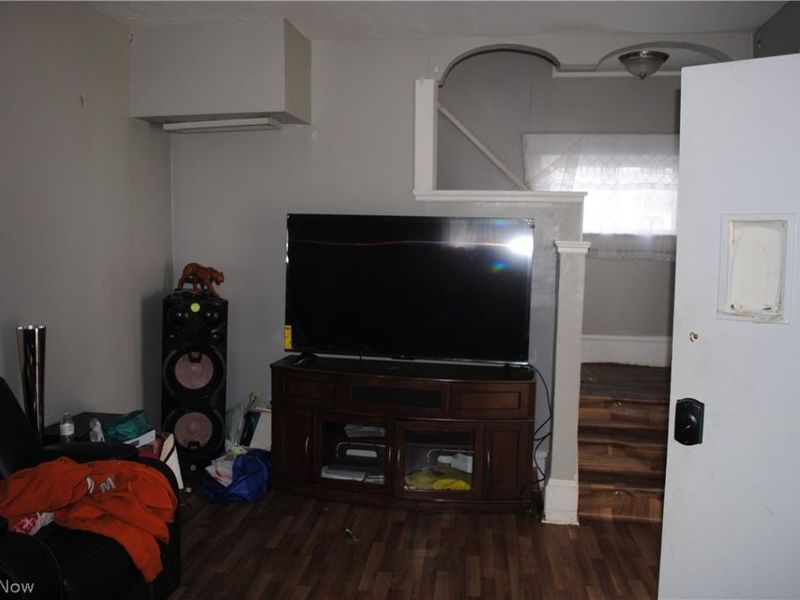 8911 Sauer Avenue, Cleveland, OH 44102 Photo 3