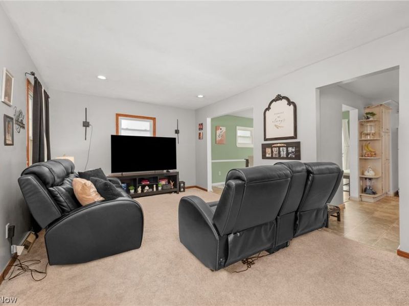 1111 Spring Road, Cleveland, OH 44109 Photo 18