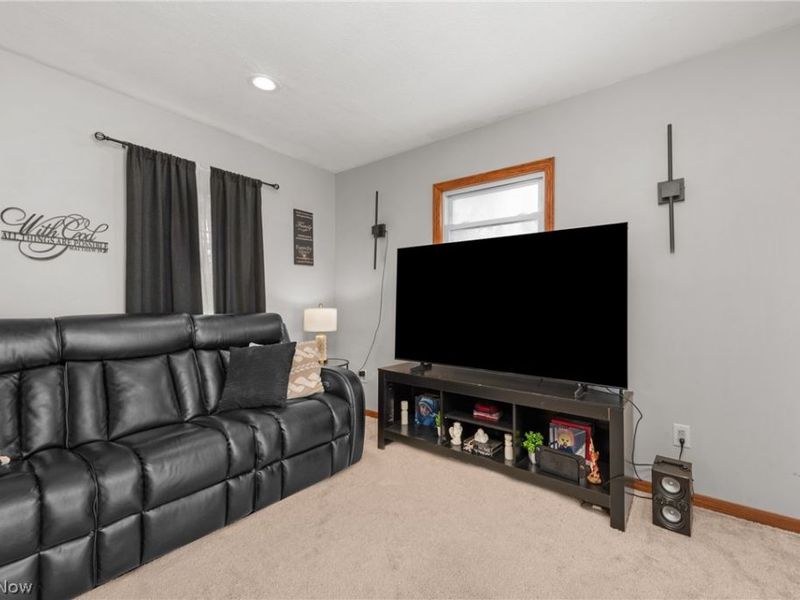 1111 Spring Road, Cleveland, OH 44109 Photo 19