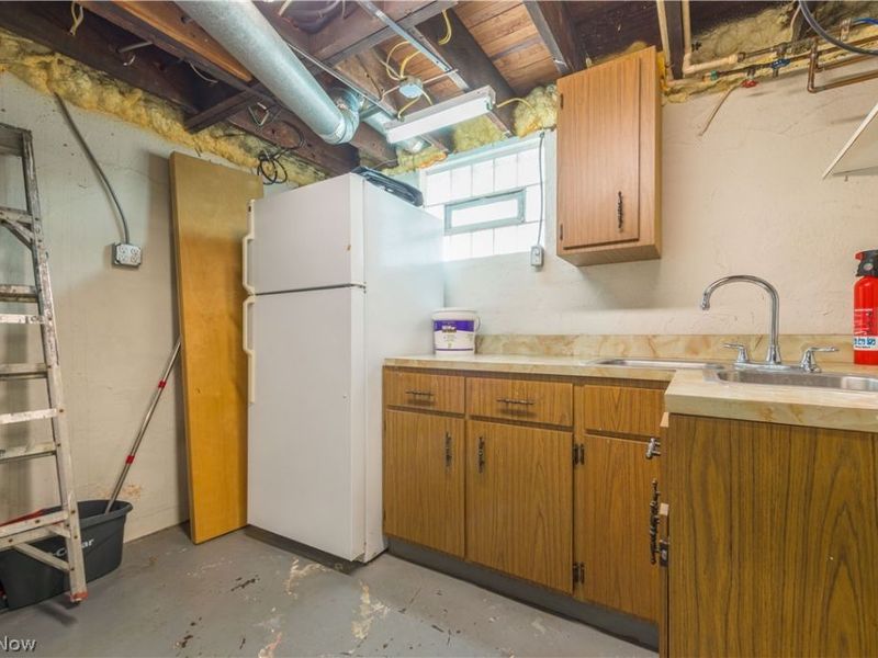 1111 Spring Road, Cleveland, OH 44109 Photo 45