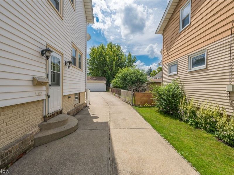 1111 Spring Road, Cleveland, OH 44109 Photo 6