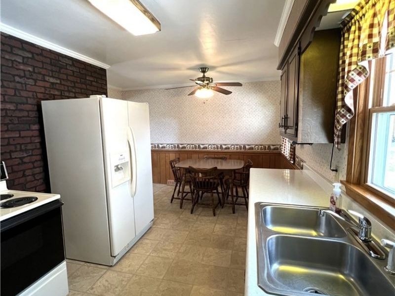 506 W Main Street, East Palestine, OH 44413 Photo 11