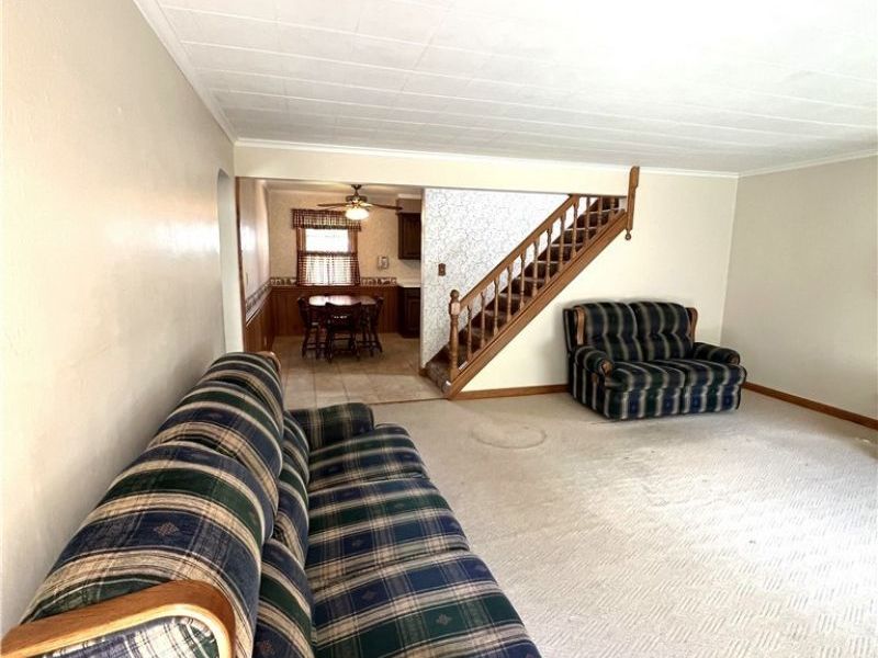 506 W Main Street, East Palestine, OH 44413 Photo 3