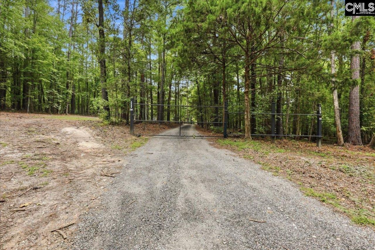 401 Pine Grove Road  Photo 7
