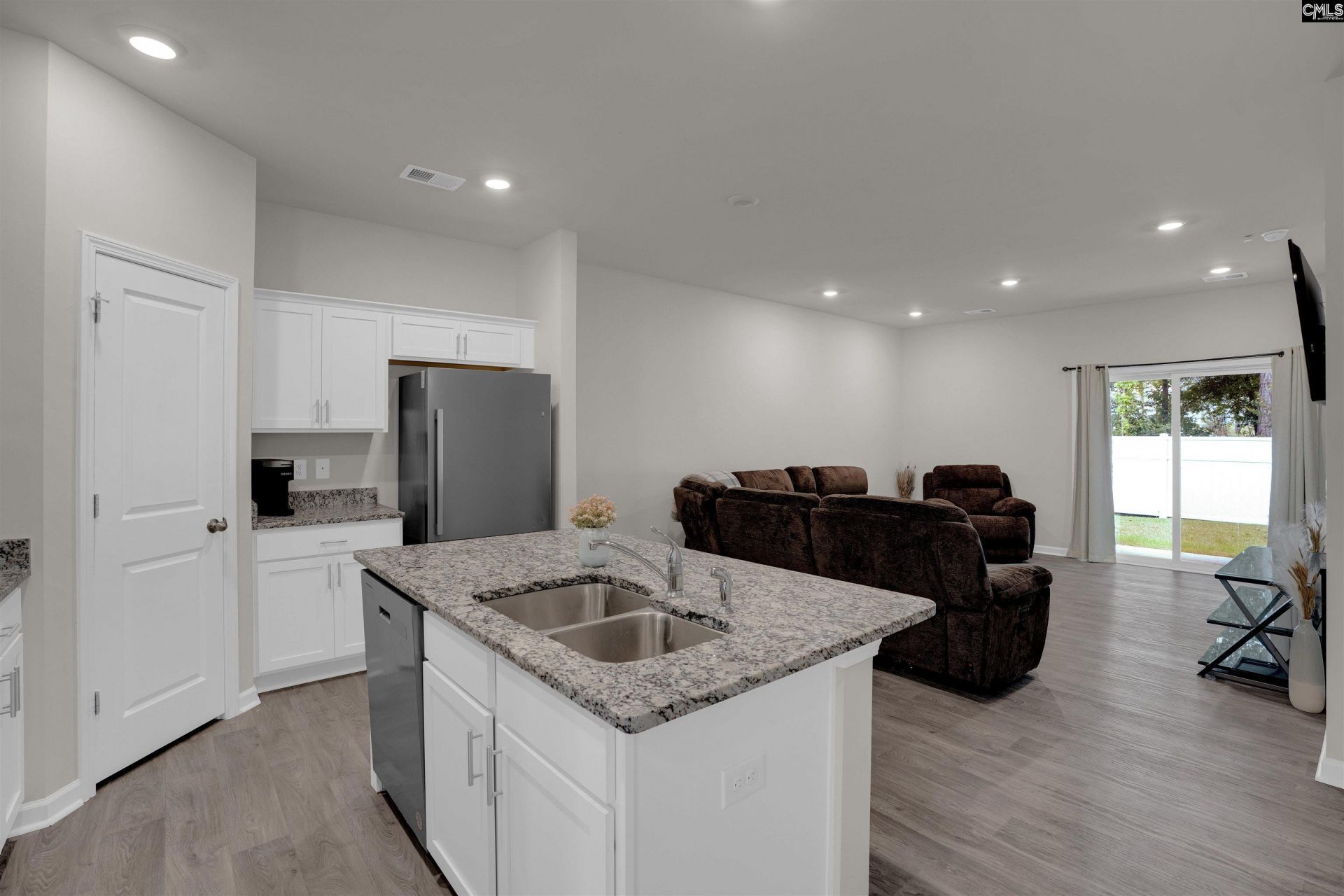 27 Beechnut Street  Photo 11