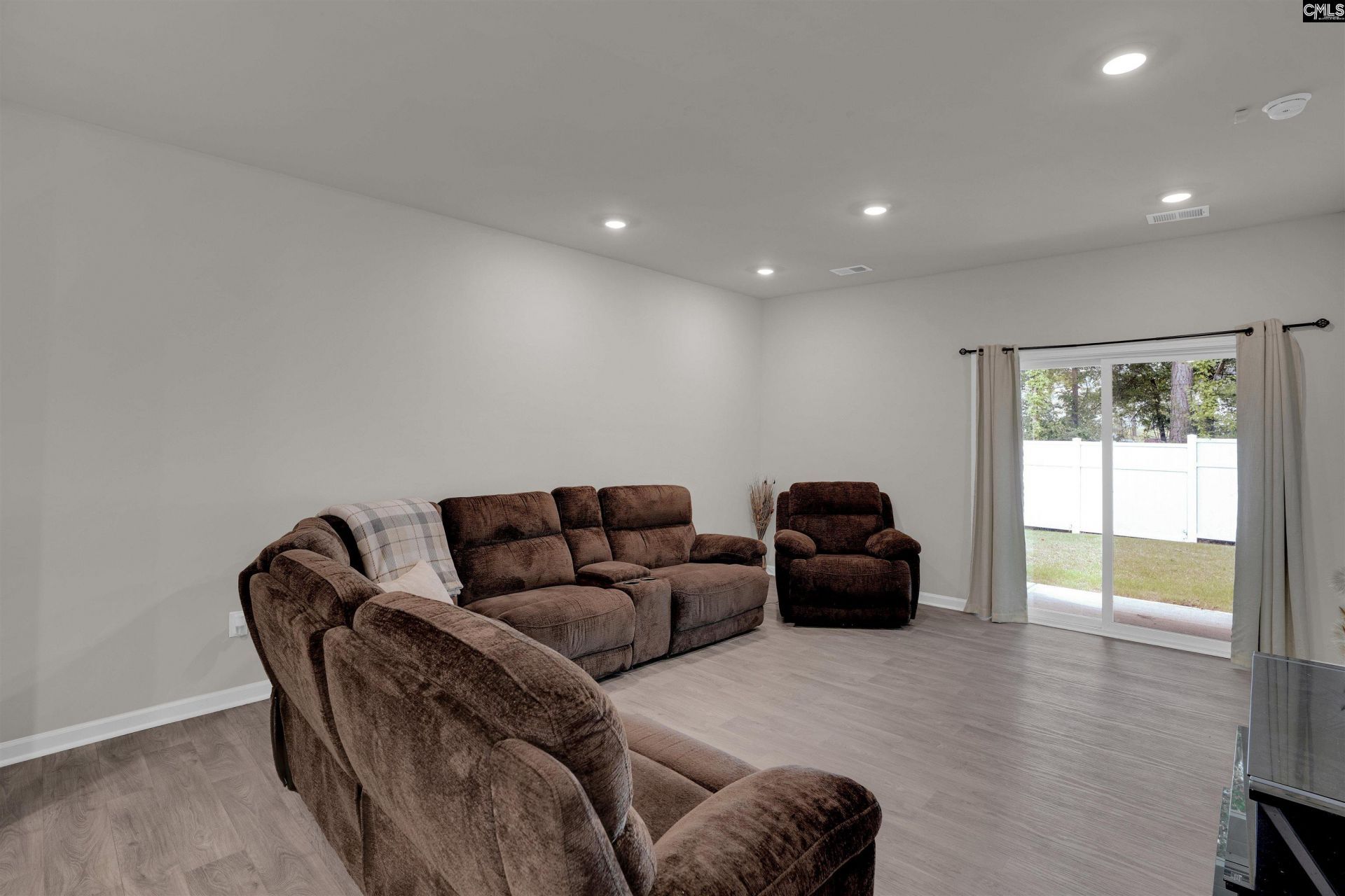 27 Beechnut Street  Photo 12