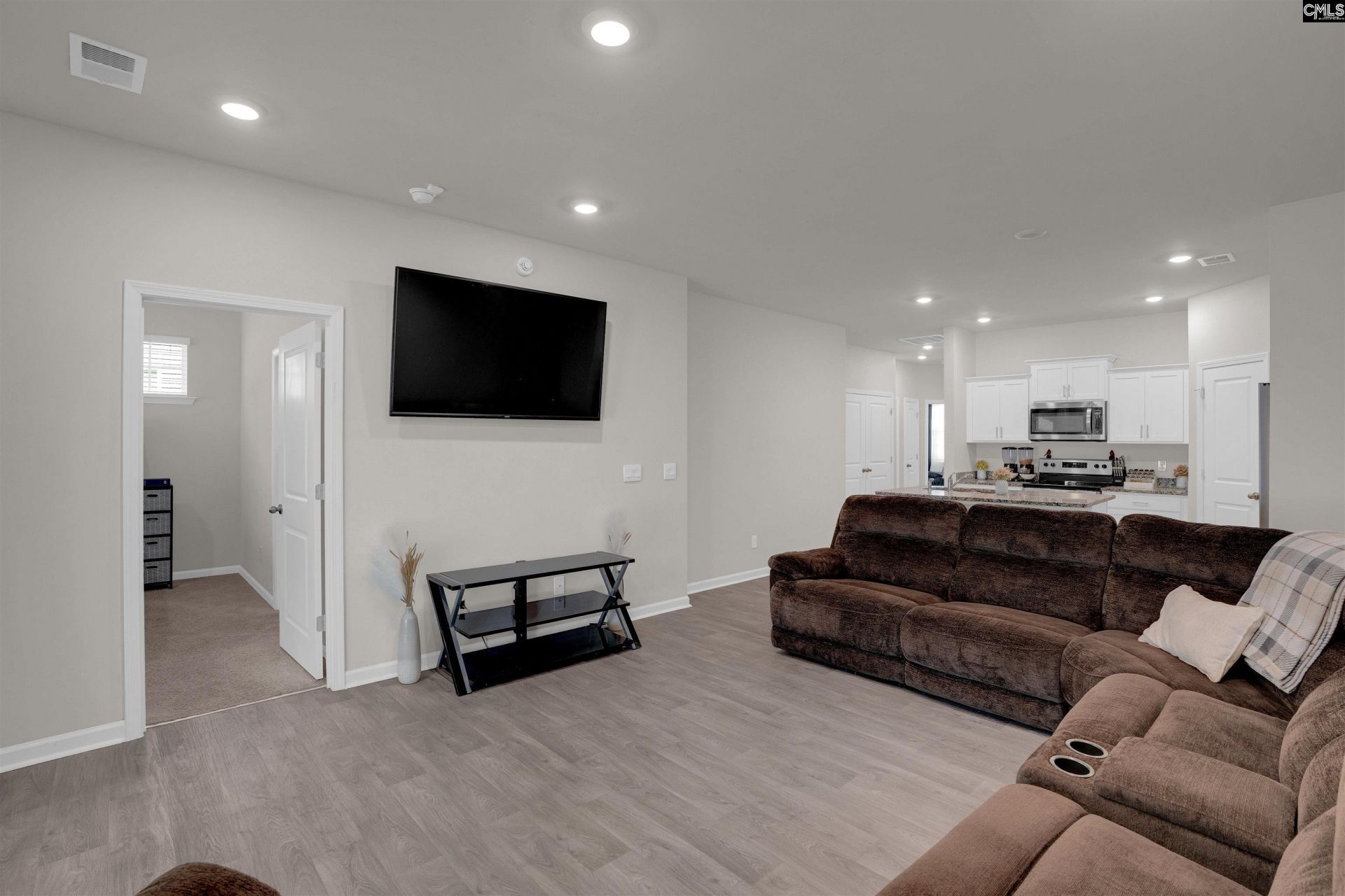 27 Beechnut Street  Photo 14