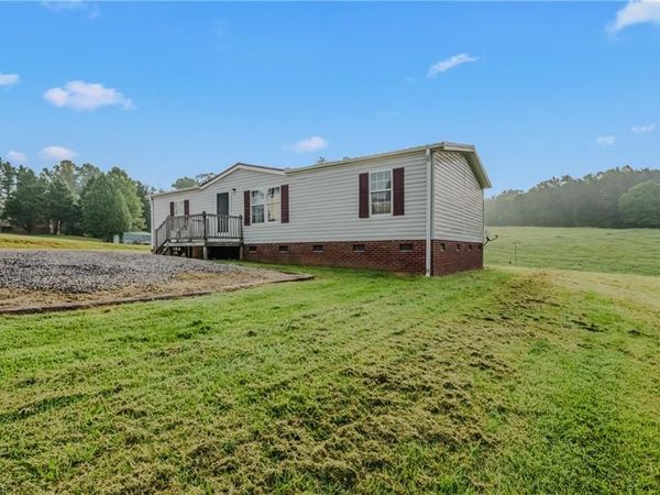 171 Clover Lane , Mount Airy, NC 27030
