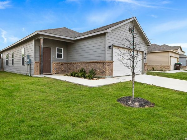 14631 STIRRUP TRCE, Elmendorf, TX 78112
