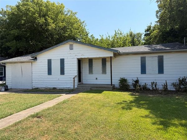 1305 N Brents Avenue , Sherman, TX 75090