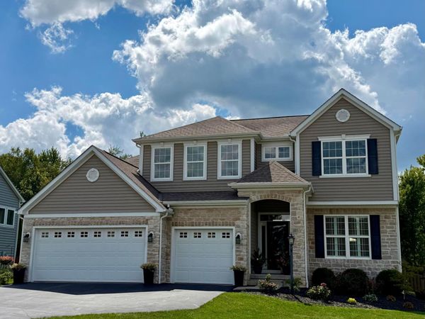 221 Fox Glen Drive E, Pickerington, OH 43147