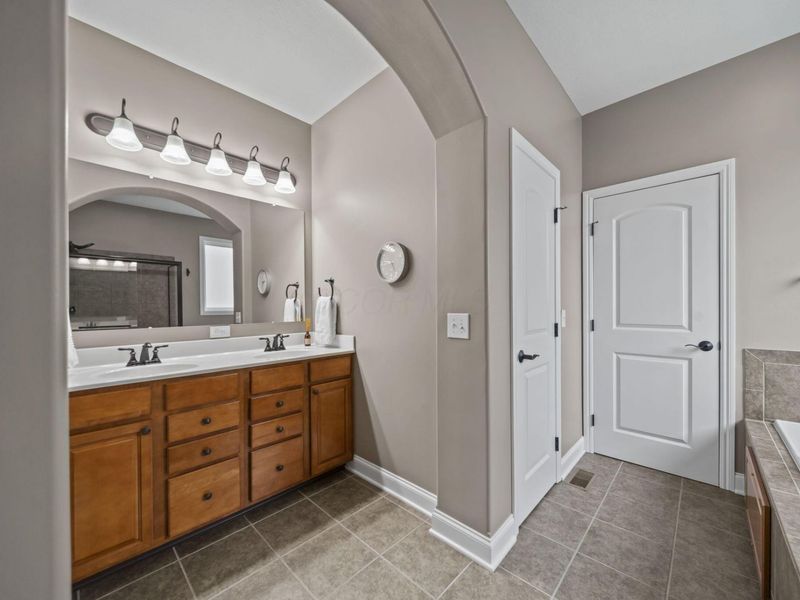 221 Fox Glen Drive E, Pickerington, OH 43147 Photo 24