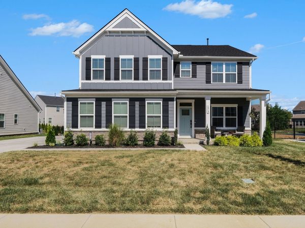 1913 Oak Dr , Murfreesboro, TN 37128