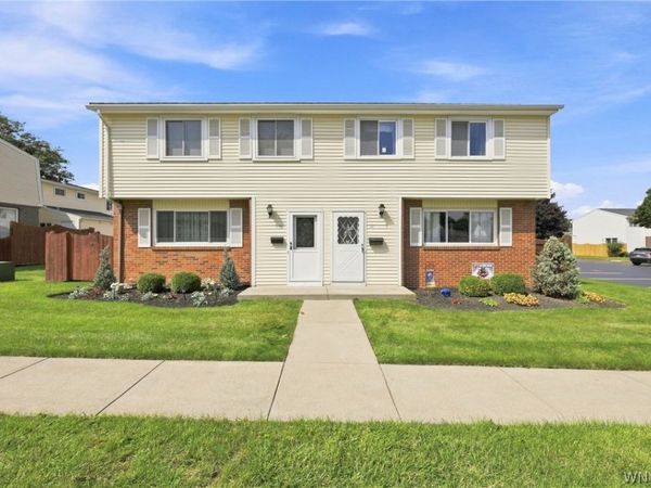 71 Parkview Court , Lancaster, NY 14086