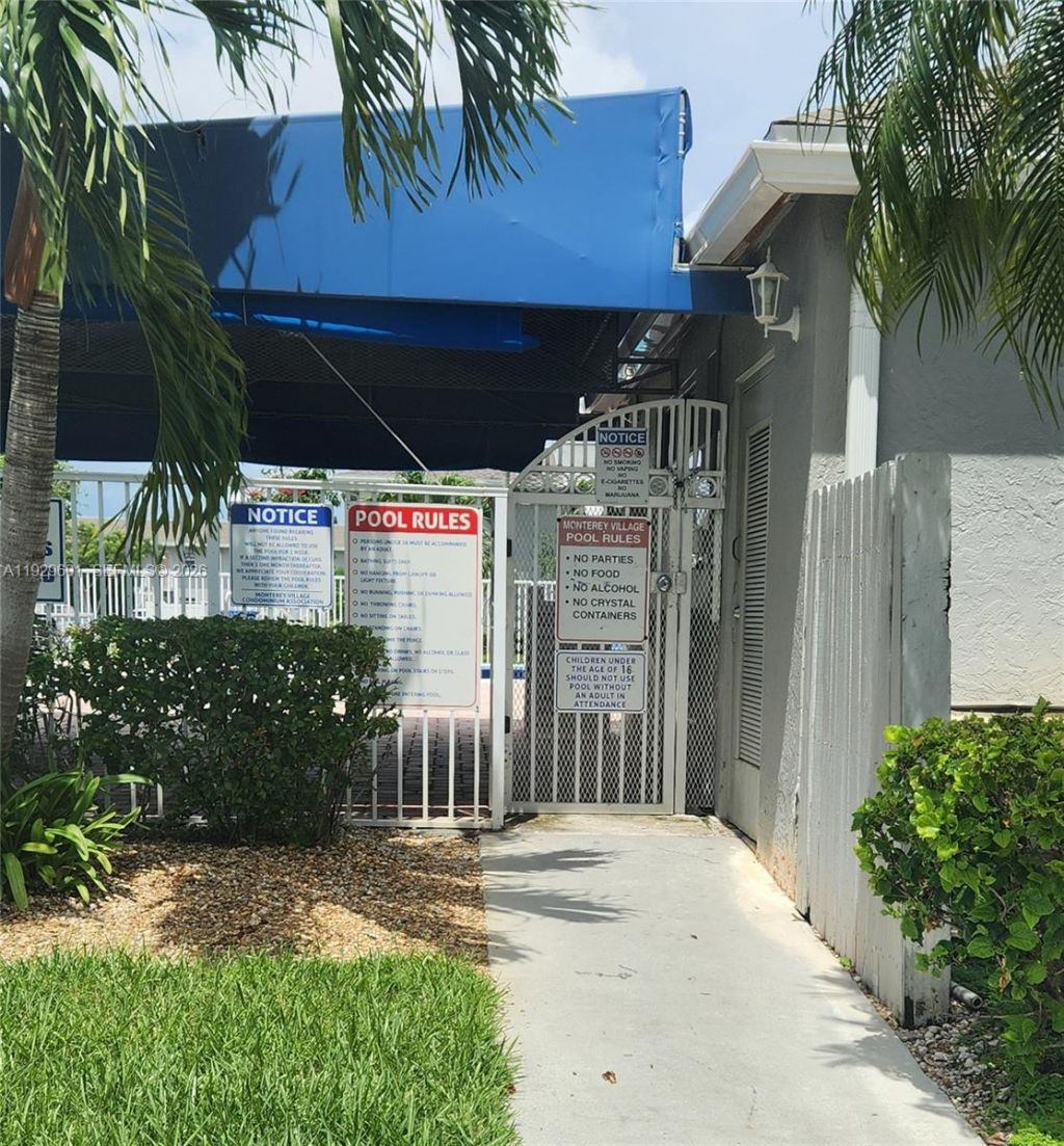 466 NE 210th Cir Ter , Unit 201-10, Miami, FL 33179 Photo