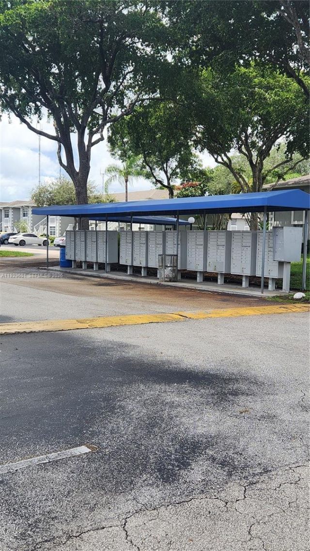 466 NE 210th Cir Ter , Unit 201-10, Miami, FL 33179 Photo