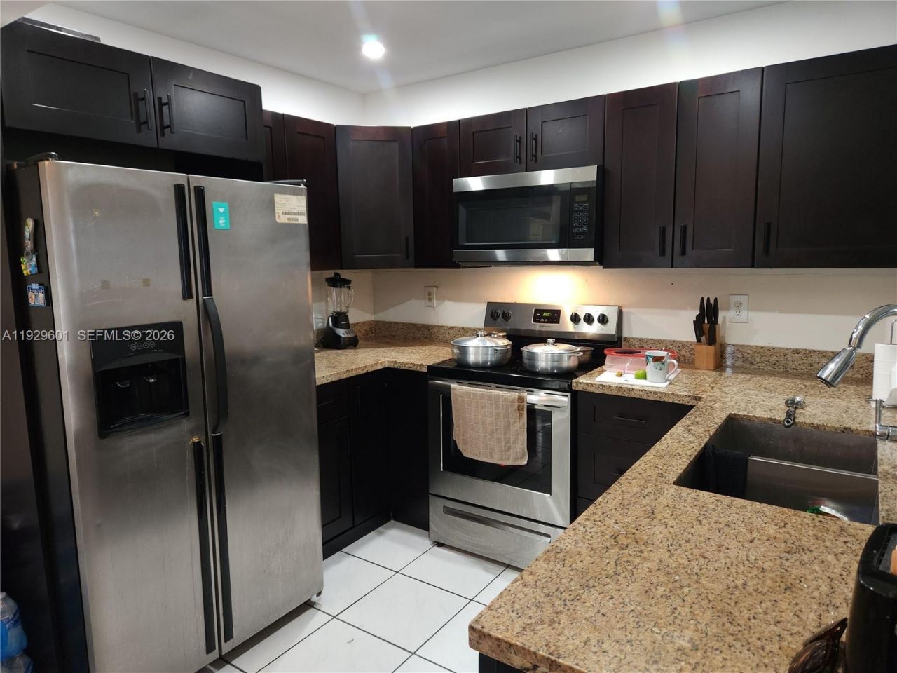 466 NE 210th Cir Ter , Unit 201-10, Miami, FL 33179 Photo