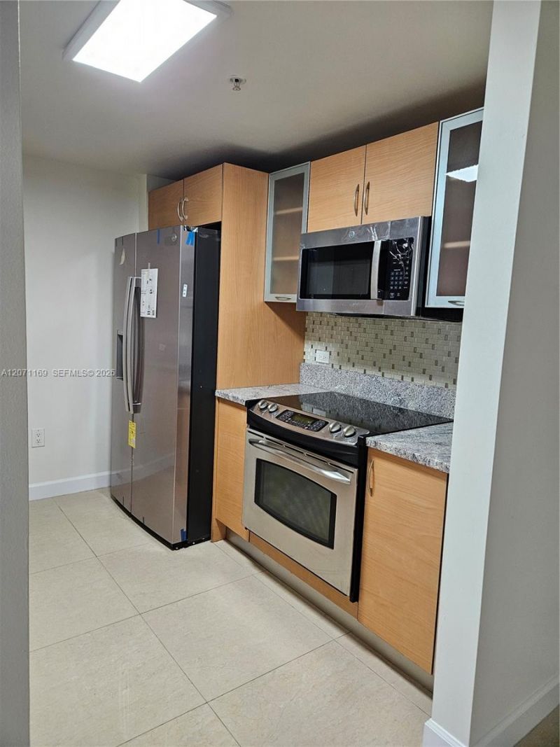 18800 NE 29th Ave, Unit 827, Aventura, FL 33180 Photo