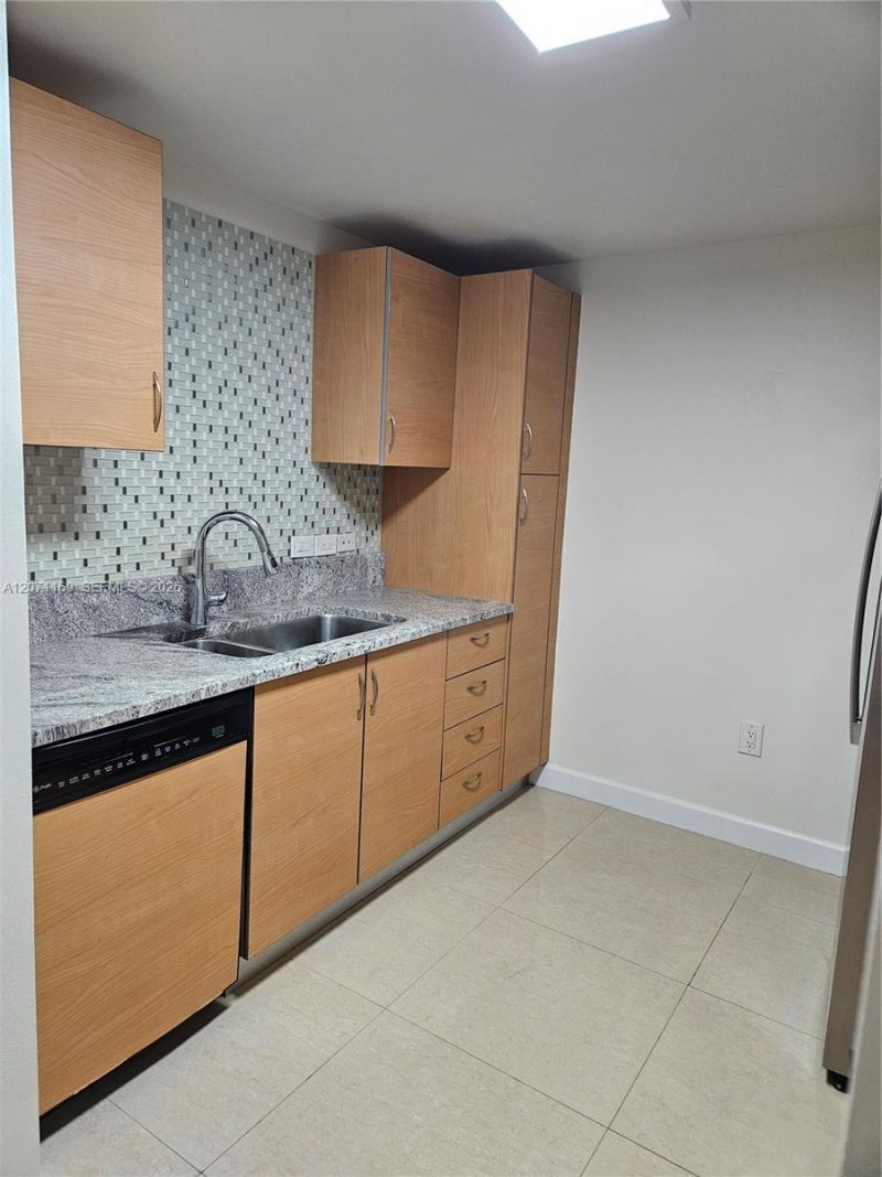 18800 NE 29th Ave, Unit 827, Aventura, FL 33180 Photo