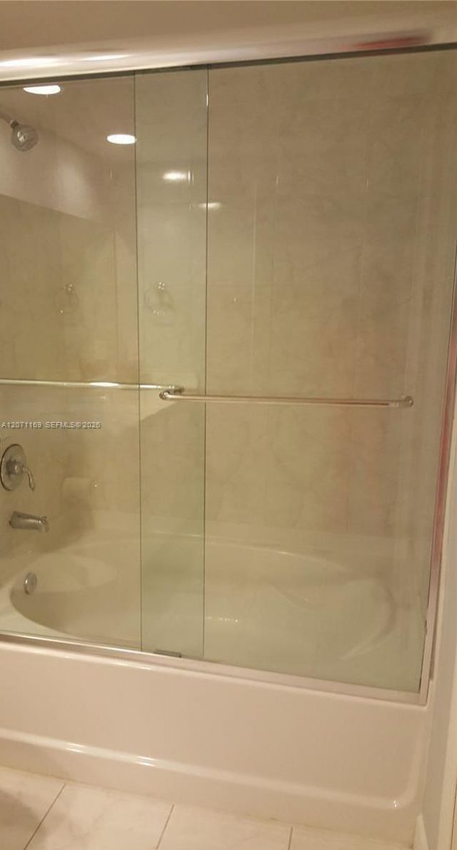 18800 NE 29th Ave , Unit 827, Aventura, FL 33180 Photo