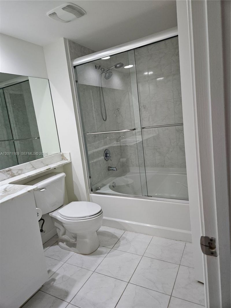 18800 NE 29th Ave, Unit 827, Aventura, FL 33180 Photo
