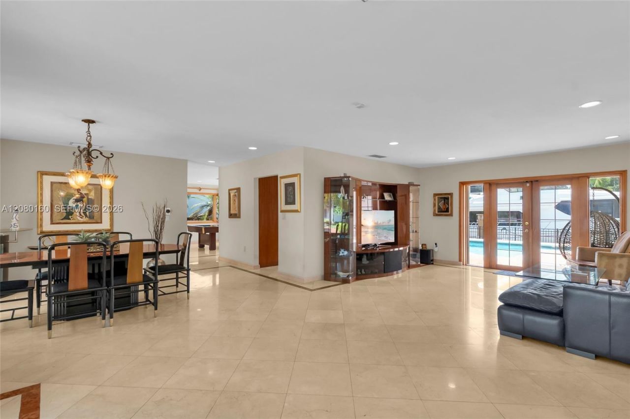 2930 NE 164th St, North Miami Beach, FL 33160 Photo