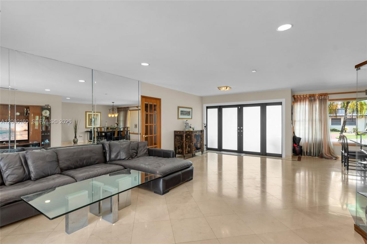 2930 NE 164th St, North Miami Beach, FL 33160 Photo